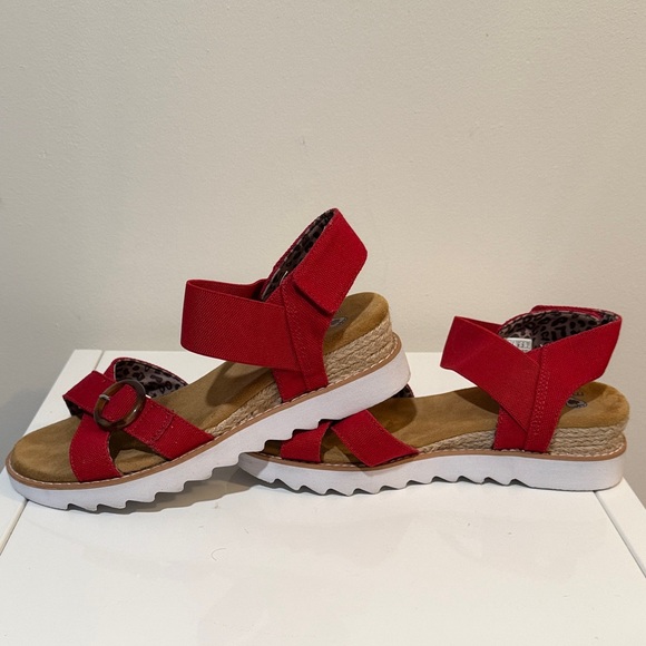 Skechers Bobs Memory Foam Red Strappy Sandals size 8 - Picture 5 of 10